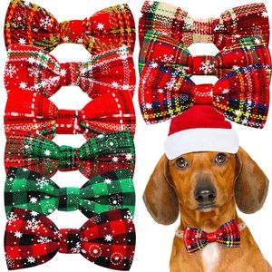 犬のアパレル50/100pcsクリスマスボウリムーバブルカラーペットボウタイアクセサリースモールボウタイ