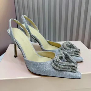 Mach Women Slingbacks Wedding Wedding Buty ślubne z cekinową dekoracją wodę w kształcie serca w kształcie serca moda procowa opakowanie stopa wygodne sandały designerskie