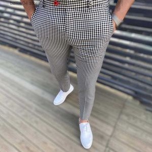 Mäns byxor Summer Men's Casual Trousers Fashion Classic Stripe Plaid Black Solid Color Trousers Högkvalitativ formell Pants Male T230925