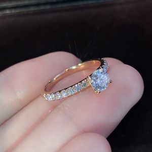 Women Trendy Shiny Crystal Diamond Ring Simplicity Elegant Temperament Engagement Wedding Ring Jewelry