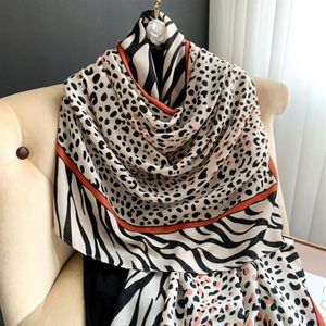 Scarves 2022 Cotton Scarf For Hair Band Foulard Female Office Lady Bandana Shawls Wraps Soft Pashimina Echarpe Beach Leopard casua247N