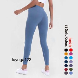 LU-32 Solid Color Women Yoga Pants High midje Sport Gym Wear Leggings Elastic Fitness Lady total full tights träningsstorlek XS-XLH