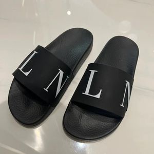 Mulher designer chinelo piscina sapato de luxo borracha slide homem letras conforto plana sandália preta branca impressão colorida piscina de verão fora