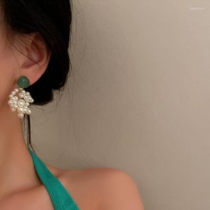 Ohrhänger VSnow Minimalistischer unregelmäßiger Türkis-Perlen-Ohrring für Frauen, entworfen, Simulationsperle, ausgehöhlter Retro-Schmuck