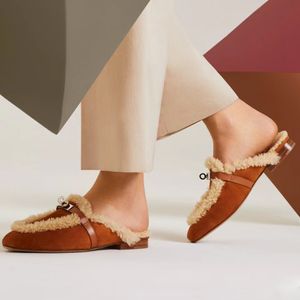 Зимние модельные туфли дизайнерские сандалии высшего качества из овечьей шерсти классические тапочки на плоской подошве с пряжкой 35-42 Теплые удобные женские тапочки с коробкой Дизайнерская обувь
