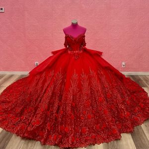 Rote glitzernde Prinzessin schulterfreie Quinceanera-Kleider 2024 Schatz-Spitze-Applikations-Blumen-Bonbon-16-Ballkleid Vestidos de 15 Jahre