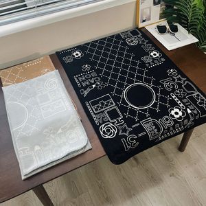 Lyxdesigners kashmir Jacquard länge för kvinnor designer stickade halsdukar france varumärke mode quiltning högkvalitativ huvud halsdukar sjal pläd hijab sciarpa