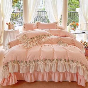 Conjuntos de cama Conjunto Romântico Luxo Francês Casamento Flores Bordado Bordado Meninas Cama Lavada Algodão Duveta Capa Folha