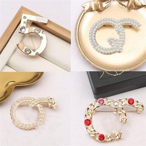 Brand Luxurs Design Brooch Women Crystal Rhinestone Letters Brooches Suit Pin Fashion Jewelry Clothing Decoration Accessories231r
