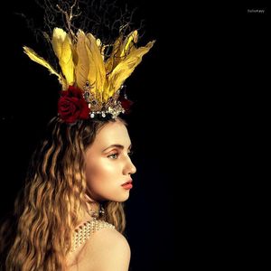 Articoli per feste Cosplay Corona di piume dorate Barocco Creativo Ramo di rosa Copricapo vintage Costumi Accessori Sfilata