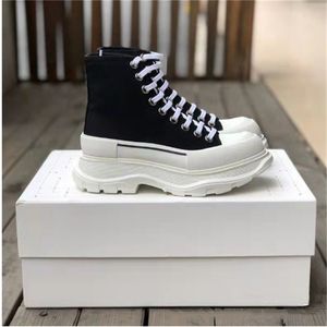 Buty do biegania w wysokim górnym rogu pokład Zebrany but swobodne buty płócienne koronkowe gumowe podeszwy Trenery Buty Buty Women Mężczyzny Panie Walking Sneaker