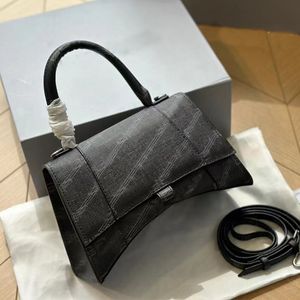 Женские сумки через плечо Дизайнерские сумки-тоут Модные сумки Новые высококачественные джинсовые женские сумки с граффити
