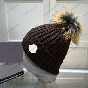 Casquette Sporty and Rich Monclair Beanie med Pom Pom utomhussport resor skid varm stickad hatt tillgänglig i olika färger designer beanie hattar för män kvinnor