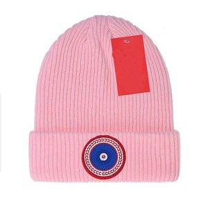 Berretto di design berretto di lusso temperamento versatile cappello lavorato a maglia cappello dal design caldo regalo di Natale grossisti buono