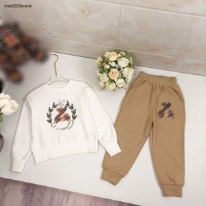 Tasarımcı Sonbahar Seti Çocuk Moda Çocukları İzler Boyut 100-150 cm 2pcs Zeytin Yaprağı Desen Baskı Uzun Kollu Hoodie ve Pantolon SEP25