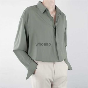 メンズドレスシャツ豪華なアイスシルクメンズシャツ韓国ファッションゆるいドレープソリッドカラーボタンアップシャツ男性ロングリーブスプリングビジネスカジュアルブラウスYQ230926