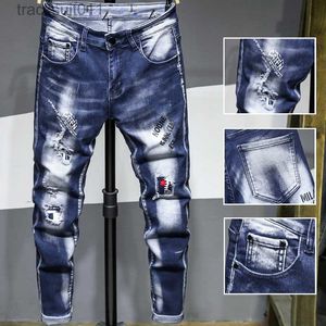 Mäns jeans män jeans streetwear rippade denim byxor trend varumärke byxor för män avslappnad solid cyklist förstörde hål smal passande neutral mysig L230926