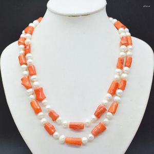 Choker Unikalne 2 wiersze. Pomarańczowy nieregularny koralowy i naturalny naszyjnik perłowy. Najbardziej klasyczna biżuteria ślubna w stylu etnicznym w stylu etnicznym