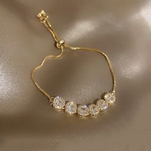 Bracciale con perline Braccialetti con zirconi regolabili scintillanti di lusso per le donne Nuovo braccialetto placcato in oro di alta qualità Gioielli da sposa Regalo di compleanno 230925