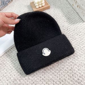 Designer beanie winter fashion beanie warm and versatile cap casual windproof ear protection couple hat