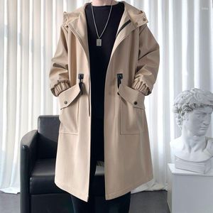 Trench da uomo M-8XL Cappotto autunnale e invernale Lungo casual europeo americano Abbigliamento bello con cerniera nera con cappuccio