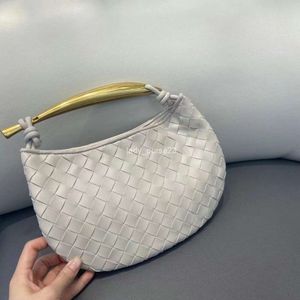 Handle Bag 2023 Sardine Metal Tote Autumn Evening Purse Winter Style Cowhide Woven Heavy Gold Bags Perfect Handbags Totes Veneeta Wmpp