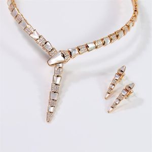 Europe America Designer Jewelry Sets Fashion Lady Women Brass 18K Gold Setting Diamond Mother of Pearl Snake Shape Wide Chain Dinn183x