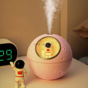 Fuktare astronaut ornament USB mini luftfuktare elektrisk aromdiffusor med LED -lampa för hembarn barn bedrom aromaterapi luftfuktare yq230926