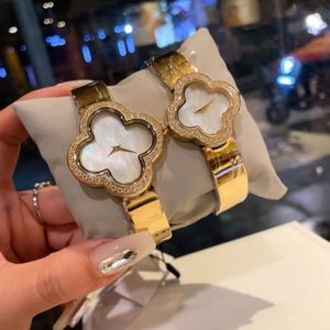 orologi di design di alta qualità per donna uomo orologio con diamanti donna orologio di lusso quadrifoglio pulito orologio da serbatoio di fabbrica orologi di moda con scatola 089