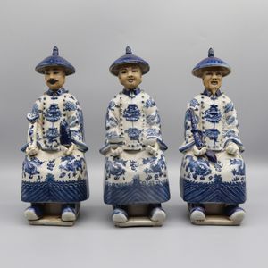 3 pokolenia chińskich cesarzy w dynastii Qing, niebiesko -biała figurka ceramiczna, akcesorium stołowe