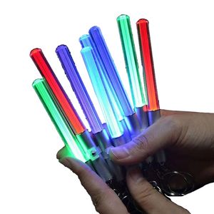 LED -ficklampa Stick KeyChain Party Favor Mini Torch Aluminium Keychains Key Ring Durable Glow Pen Magic Wand Stick Lightsaber LED Light Stick 6 Färger
