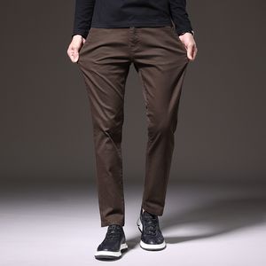 Мужские джинсы 2023, осенние облегающие хлопковые эластичные повседневные брюки, модные деловые брюки высокого качества, мужские брендовые брюки цвета хаки, зеленый, серый 230925