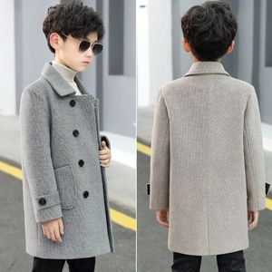 Coat Boys yün harmanları Sonbahar Kış 2023 Moda Katı Pamuk Sıcak Dönüş Yaka Uzun Dış Giyim Çocuk Giysileri P19 230926
