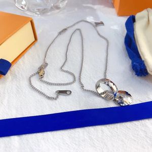Kvinnor 2024 Designer Halsband Luxury Pendant Diamonds Halsband Fashion For Women Mens Gold Silver Halsband Parsmycken