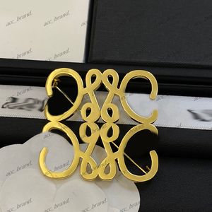 Mücevher tasarımcıları broş pimleri kadın erkekler altın gümüş mektup lüks broşlar pim erkekler için kadınlar için doku parti, kutu 239264pe-3