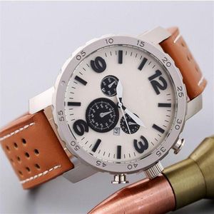 Ny Big Dial Luxury Design med kalenderfunktion 3 Dial Decoration Mens Watch Fashion Leather Strap Quartz Watch Sports Watch242n