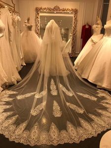 Veli da sposa Il romantico velo da sposa in pizzo a due strati arriva con pettine in metallo MM Accessori