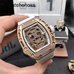 Luxury Milles tittar på Richars Business Leisure Richar RM Mens hela automatiska mekaniska full himmelstjärna med Diamond Hollow Skull Personality Fashion W6bg