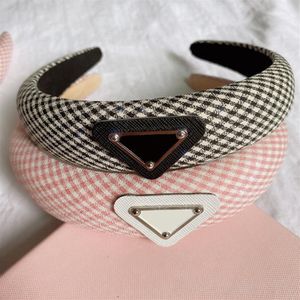 Designer letter headband triangle women hair band fashion hair jewelry gift black white pink plaid big simple headbands simple cas3117