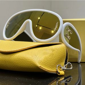 Дизайнерские солнцезащитные очки с логотипом и коробкой. Большие две линзы. Унисекс. Прохладный и футуристический стиль. В стиле панк. Для летних путешествий.