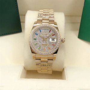 Nuovo orologio automatico di moda classica dal design di lusso intarsiato con vetro di diamanti colorati da 36 mm. Un regalo di Natale preferito dalle donne