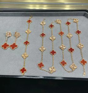 Designer Armband Clover Halsband Pendants rostfritt stål pläterat 18k för Womengirl Valentains mors dag engagemangsmycken-gåva