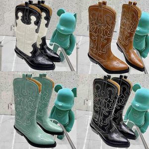 Western Boots Kovboy Kadın Tasarımcı Botlar İşlemeli Moda Botları Amerikan Yüksek kaliteli kovboy patik deri sivri çizikler