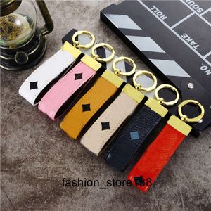 Keychains Lanyards Leather key chains fashion designer keychains lanyards mens metal keychain car key chain bag charm pendant unisex keyring classic fashion acces