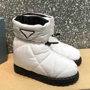 Dupe Slippers AAAAA Designer Boots Winter Space Lady Warm Sneakers Slip-On Shoes Short Boot Quilted Nylon Women Shoes