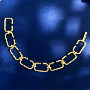 Luxury Charm Jewelry Women Gold Bracelet Exquisite Multiple Hollow out V-shaped Logo Chain Design Fashion High end Designer Gorgeous and dazzling Lady Bracelet