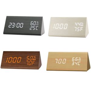 デスクテーブルクロックトライアングルLED木材湿度と温度目覚まし時計ファッションデジタルミュート明るい電子時計ギフトホーム装飾230921