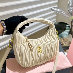 Miui Hobo vandrar matelasse Hot Bag Luxury Womens Underarm Designer Pures Clutch with Shoulder Strap Tote dragkedja ChD2309278-25 Pinkwindow