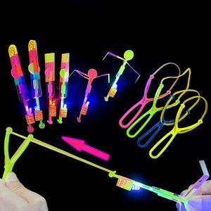 10pc novo led incrível luz brinquedo seta foguete helicóptero voando toylight brinquedos festa diversão presentes elástico catapulta