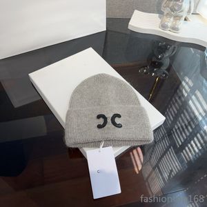 Designer ao ar livre casual chapéu de aba macia outono/inverno chapéu de feijão quente chapéu listrado boina chapéu de designer feminino chapéu de malha cel carta qualidade da marca